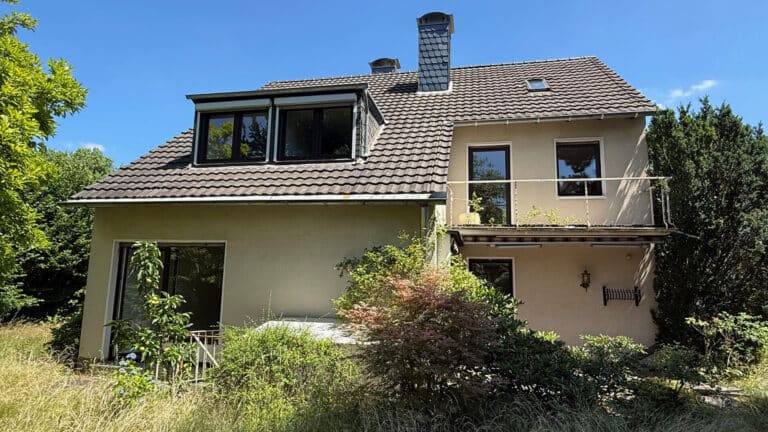 SANIERUNG EINFAMILIENHAUS